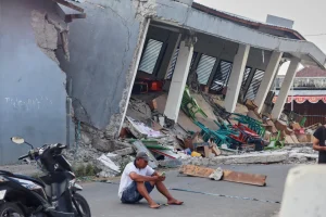 Indonesia Earthquake Death Toll Rises to 53 as Rescuers Recover Six More Bodies