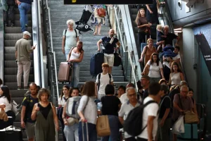 Mount Etna Eruption Grounds Flights, Shuts Sicily’s Busiest Airport