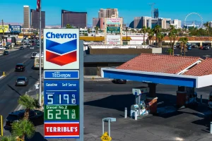 Trump Says Iran War May Keep Oil Prices High Beyond US Midterms