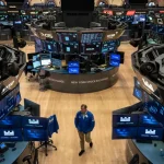US Tech Stocks Slide as AI Spending Concerns Fuel Bubble Fears
