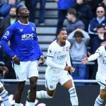 Chelsea Secure Victory as Neto Scores Twice, While Martinez Suffers Head Injury in Clash with Everton Defender