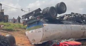 Five Dead, 10 Rescued After Tanker Crash in Ibadan
