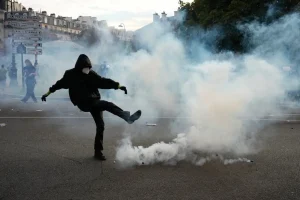Tear Gas Fired as Over 250,000 Protest Across France for More School Funding