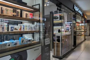 Iran’s Smartphone Prices Soar as US Sanctions and Government Fees Drive Up Costs